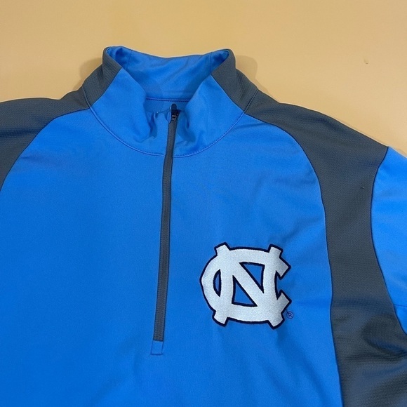 Antigua Embroidered University Of North Carolina Chapel Hill Tarheels Sweatshirt - Picture 2 of 4